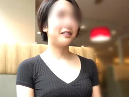 FC2PPV-1222866 令人憐愛的清楚系人妻