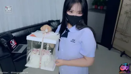 生日當天外賣小哥把我的蛋糕打翻只能用他的肉棒償還 櫻空桃桃