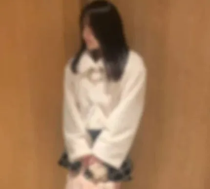 FC2PPV-4661749 害羞可愛的年輕妻子