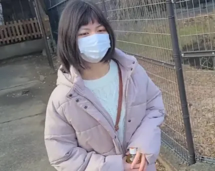 FC2PPV-3174842 毫無戀愛經驗的純真女孩