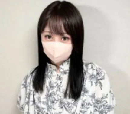 FC2PPV-4598434 美麗的大眼睛女人