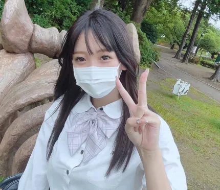 FC2PPV-4015448 擁有G罩杯豐滿彈跳的少女