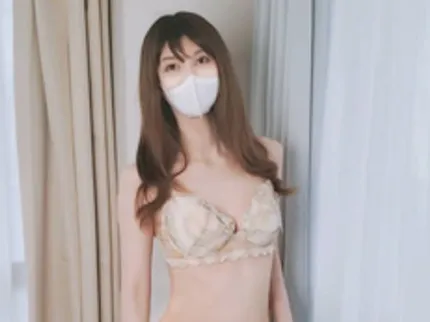 FC2PPV-4804317 身材苗條臀部曲線優美的櫻