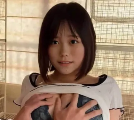 FC2PPV-4600938 超美少女和POV性愛