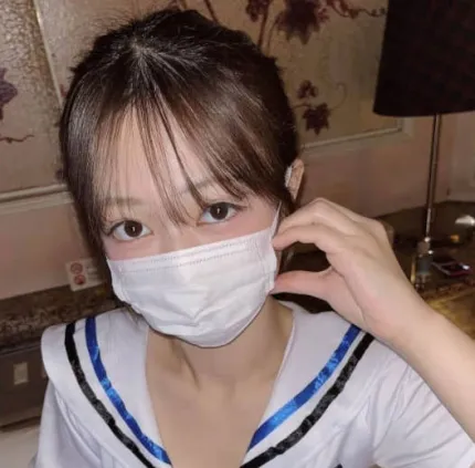 FC2PPV-4610250 剛畢業的偶像級零六年女孩