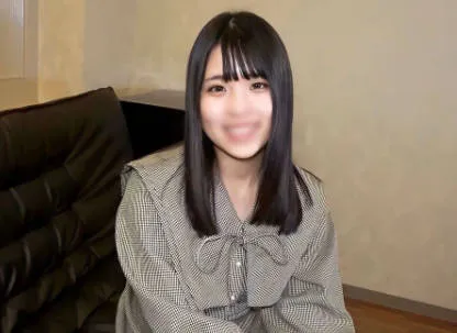 FC2PPV-3601920 在她可愛的小嘴裡射出大量精液