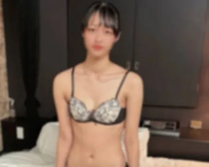FC2PPV-4609649 身材高挑皮膚白皙