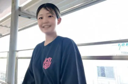 FC2PPV-4757902 害羞的女大學生缺錢申請寫真拍攝巨大的黑色魯蛇和巨大的中出