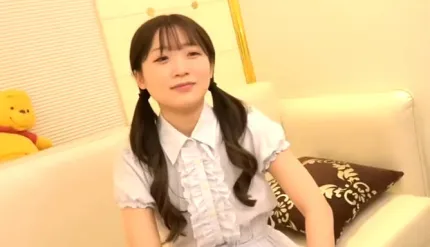 FC2PPV-4434719 第六彈可愛素人Deco醬的白虎中出自拍影片愛素人Deco醬
