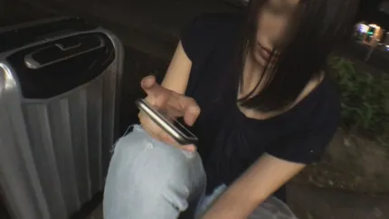 [無碼洩漏] FC2PPV-932566 坐在路邊的純樸翹家女