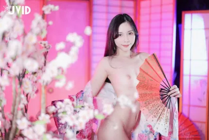 極品茶藝姬全裸束縛M字開腿 濕嫩蜜穴被玩到強制高潮噴水