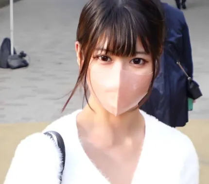 FC2PPV-4003498 這個害羞的女孩