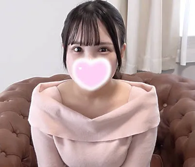 FC2PPV-4285726 奈奈醬有一張娃娃臉