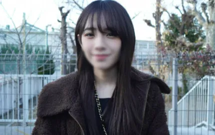 FC2PPV-3183031 車內性愛大陰蒂美少女的陰部被膠帶和振動器張開潮吹
