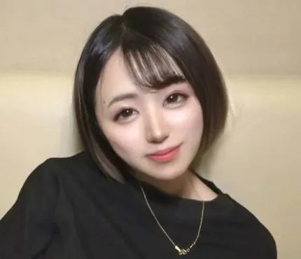 FC2PPV-4655509 身材嬌小的美女哈莉
