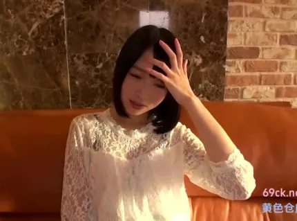 FC2PPV-1046105 校園系美少女20歲高潮內射特輯偶像臉蛋超級苗條身材若不當孩子看待她的超強口技差點讓我噴發速度快到像是連射