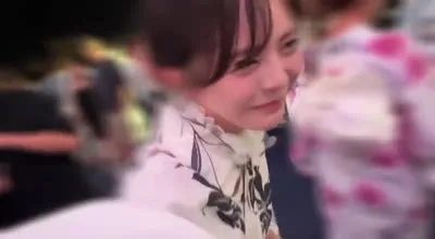 FC2PPV-4719201 浴衣裡的纖細美乳