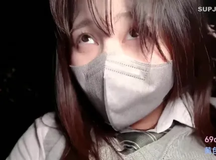 FC2PPV-4582966 十八歲色白白皙舞隊隊長首演狂插
