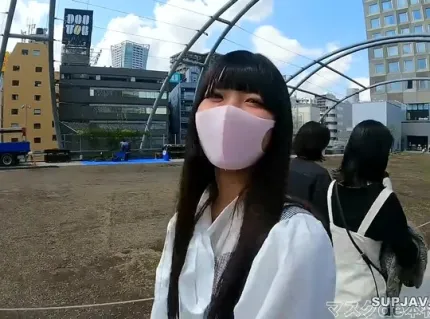 FC2PPV-3274693 十八歲處女首嘗車內亂交慘射失身