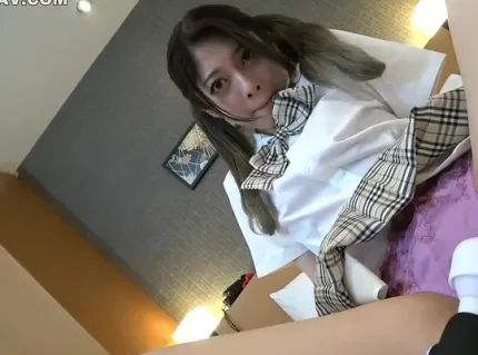 FC2PPV-3192954 羞澀美眉首拍處女失身
