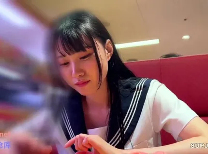 FC2PPV-4414740 十八歲美少女自拍偷歡淪陷