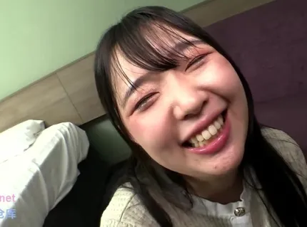 FC2PPV-4915171 處女新人狂舔十八公分射爆不停