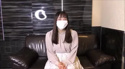 FC2PPV-4591912 白皙女大Emi無套內射