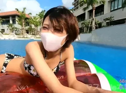 FC2PPV-4720118 十八歲短髮尤物激戰爆乳飛濺