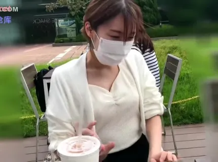 FC2PPV-4578327 王道爆乳美女精液狂溢高潮