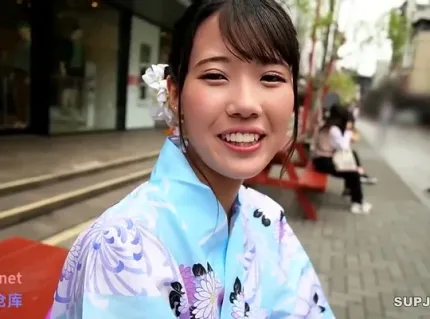 FC2PPV-3890862 嫩臉潮噴大生美少女初嘗