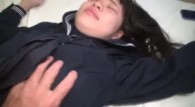 FC2PPV-4692217 黑長直水手服少女清純外表下的瘋狂高潮