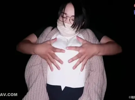 FC2PPV-3232257 眼鏡巨乳魯蛇男首次激戰淪陷