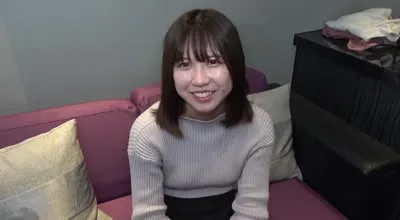 FC2PPV-4465742 有點樸素認真女孩あゆみ醬長美腿健康圓臀