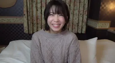 FC2PPV-4309878 纖細美麗的身軀