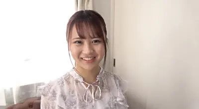 FC2PPV-3982659 如同小動物般可愛的外表