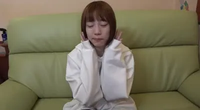 FC2PPV-3928196 一個害羞的女孩
