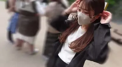 FC2PPV-3610539 在育幼院打工的可愛女孩