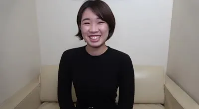 FC2PPV-3156940 當我脫掉這個宅女的衣服時