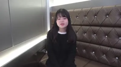 FC2PPV-3166184 陰毛都還沒修剪的小妞