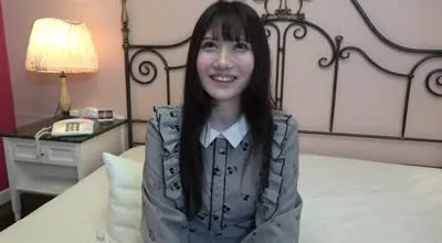 FC2PPV-3178041 乾淨俐落的長黑髮少女