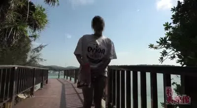 FC2PPV-4703507 景點與公園海灘露出胸部陰部駕車中瘋狂自慰實錄
