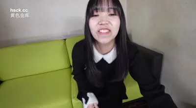 FC2PPV-4687414 仍在長高的女孩