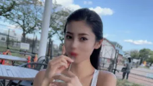 FC2PPV-3997944 這位陽光般耀眼的東方美少女