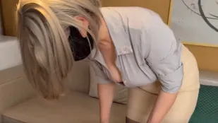e嫂巨乳性感女秘書之情趣娃娃