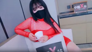女朋友的姐姐是AV女優親身示範展示淫穴 亦可姐姐
