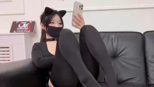 被金主挑逗爆操抱起來猛插 小羊妹妹