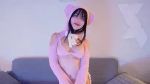 家裡來了性感的小耗子我要用大棒教訓她超可愛高顏值極品混血亞裔LunaLovekiss