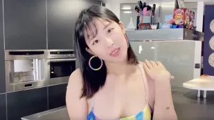 我沒穿內衣和男友約會只為方便做愛