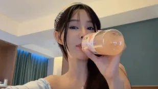 極品名媛閨蜜外出旅遊住酒店直播勾引榜一大哥