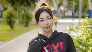 學長的大肉棒一路桶進最深處讓啤兒連續高潮